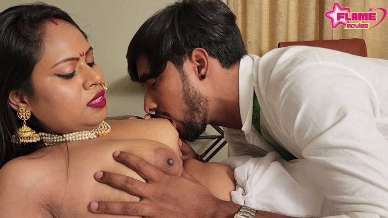 Sesso hardcore indiano desi bhabhi con maestro sarto