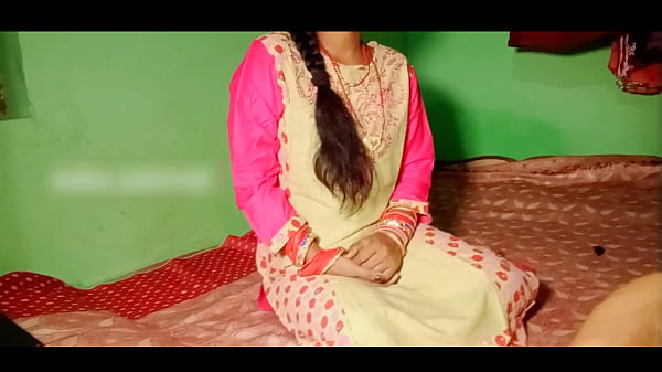 Al ver a mi cuñada de traje en casa de mis suegros, me molesté y la follé fuerte por primera vez.