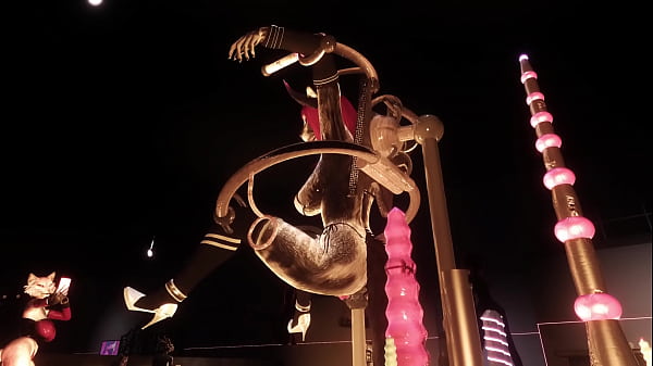 Ryo'_s Adventure: Red Robin Lounge - Machine Table