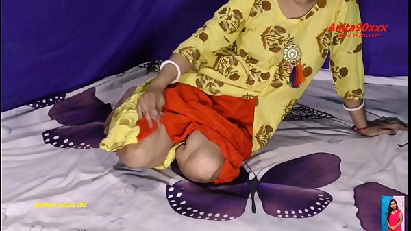 La sexy indiana Bhabi viene scopata dopo averla trasformata in una cagna.