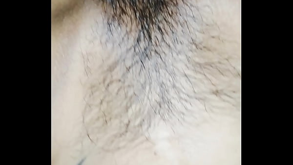 Muy mojada en cuatro