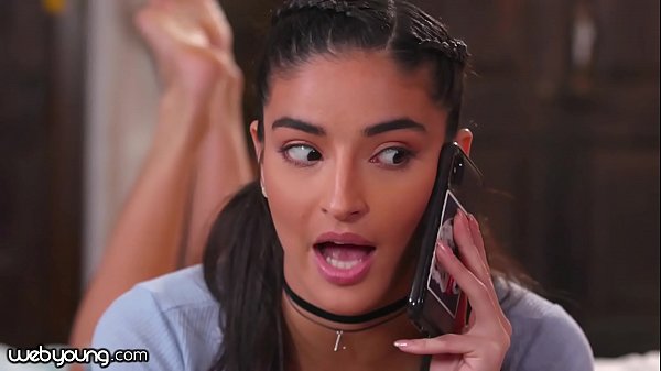 WebYoung quente sexta à noite dedilhando na casa de Emily Willis & # 039_