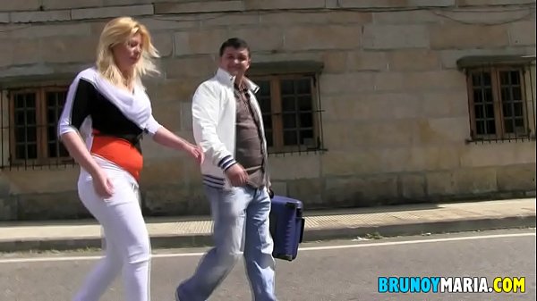 PIBON DE 19 AÑOS CON TETAS SIN FIN. La hembra más JAMONA que hemos follado jamás