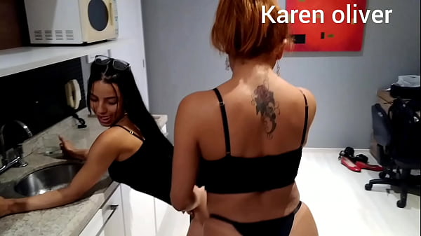 Enquanto ele goza na minha buceta ela goza na minha boca