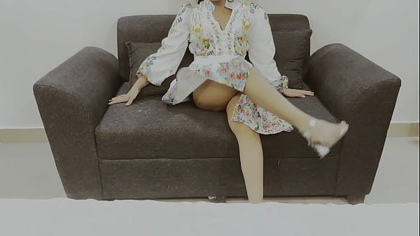 Hermosa chica india tiene sexo con su profesora de collage para que la ayude en el examen