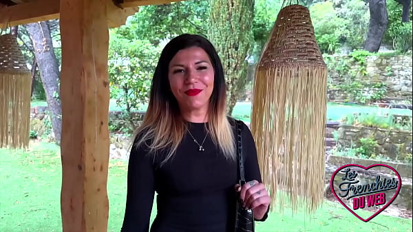 Gwen, belle femme, se prend plein la chatte