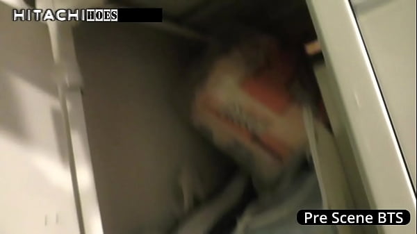 Calda e adorabile teenager prende in giro - sex_toys