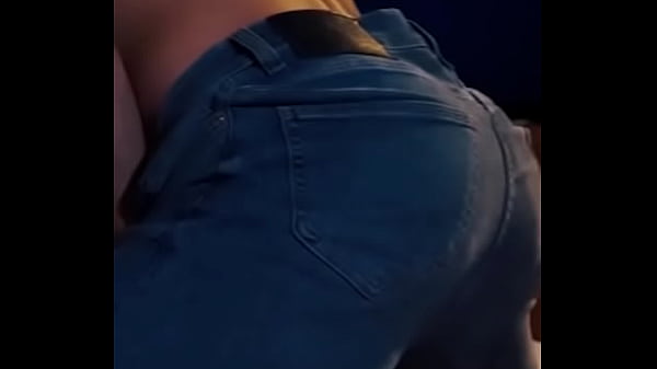 Zum ersten Mal nach vielen gemeinsamen Jahren den Arsch meines aktiven Freundes lutschen