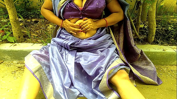 Desi huge ass stepmom fingering pussy and peeing in courtyard, outdoor public xxx