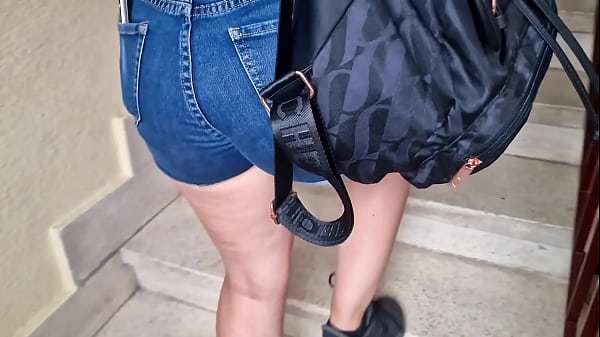 Leidenschaftliches exotisches Teenie-Mädchen