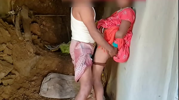 Fratello e sorella indiani condividono lo stesso letto al Per favore, vieni dentro e scopami la figa piena