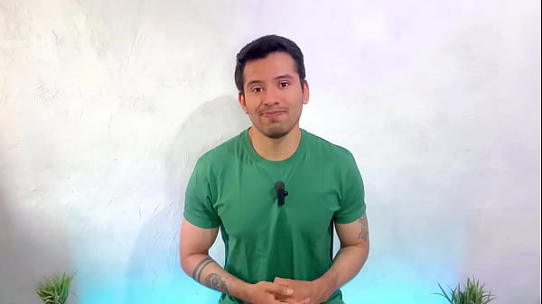 L'allenatore maturo e muscoloso finisce per essere penetrato dal nuovo giovane dotato della palestra! storia sessuale