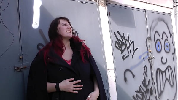 Domi è una novellina SSBBW davvero insaziabile che passerà un periodo doloroso!