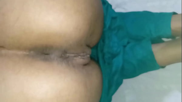 Namorada indiana Desi removendo roupas e estilo cachorrinho Foda-se pela primeira vez Tire e mostre a buceta fofa