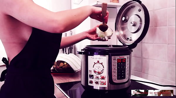 Cozinhando nua com Thelma Episódio 3: risoto