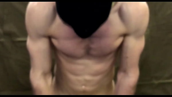 GANGSTER russo umilia e scopa un UOMO GAY! Discorsi sporchi! Sborrata in faccia!