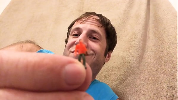 Vore: Schau mir zu, wie ich deine geschrumpften Freunde verschlinge