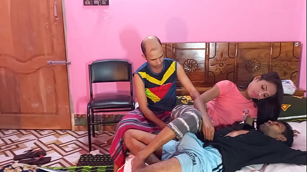 giovane moglie bengalese video porno a tre fantastica scopata Ragazze Desi, Hanif pk e Popy e Manik