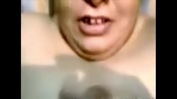 Indische Tante Blowjob und Cumshot ins Gesicht