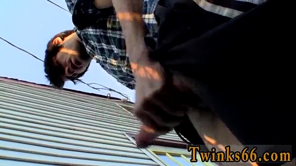 Massaggio erotico gay a Dallas Pisciare e masturbarsi con un po' di succo caldo!