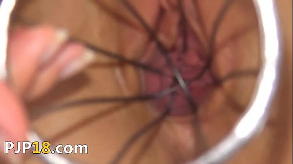 Strano dildo da cucina nella sua fica